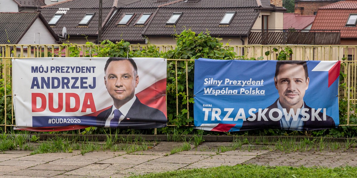 Pierwsze tura wyborów prezydenckich nie przyniosła zaskoczenia, ale obaj kandydaci mają takie same szanse w drugiej turze.