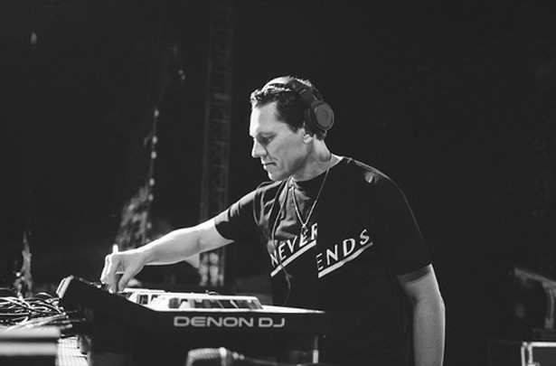 Słynny DJ - Tiesto - będzie główną gwiazdą wrocławskiego festiwalu muzycznego