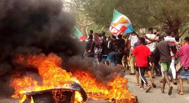 APC members protest over Supreme Court verdict on Bayelsa. [Twitter/@DailyTimesNGR]