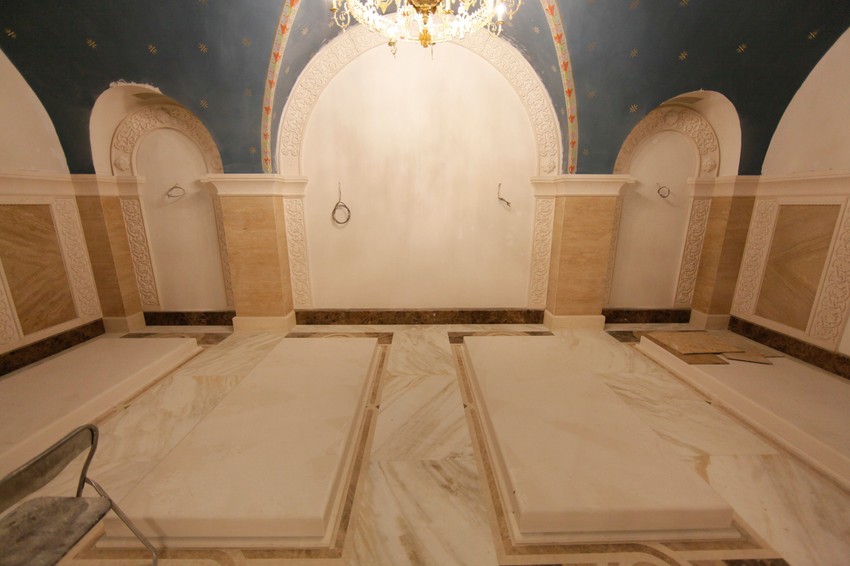 Grobnica u kripti hrama Sveti Sava u kojoj će biti sahranjen patrijah Irinej je druga s leva