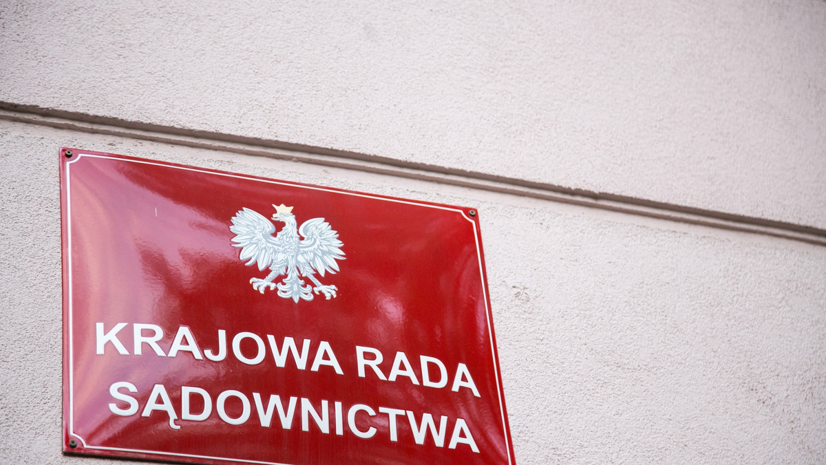 Stowarzyszenie Sędziów "Iustitia" opublikowało na swoim Twitterze wyniki referendum przeprowadzonego wśród sędziów w sprawie Krajowej Rady Sądownictwa. Ponad 91 proc. sędziów biorących udział w głosowaniu źle oceniło pracę nowej KRS. Ponad 87 proc. uważa, że sędziowie będący członkami Rady powinni podać się do dymisji.