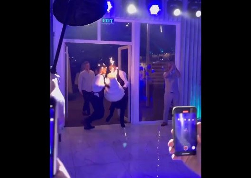 Konobari ispustili tortu na svadbi