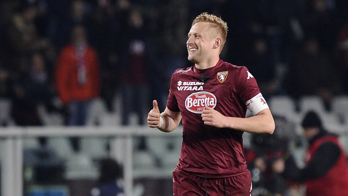 Kamil Glik znalazł się w kręgu zainteresowań Leicester City, klubu, który prowadzi włoski menedżer Claudio Ranieri - donosi portal toronews.net. Kapitan Torino FC miałby zastąpić swojego rodaka Marcina Wasilewskiego, któremu po sezonie kończy się umowa.