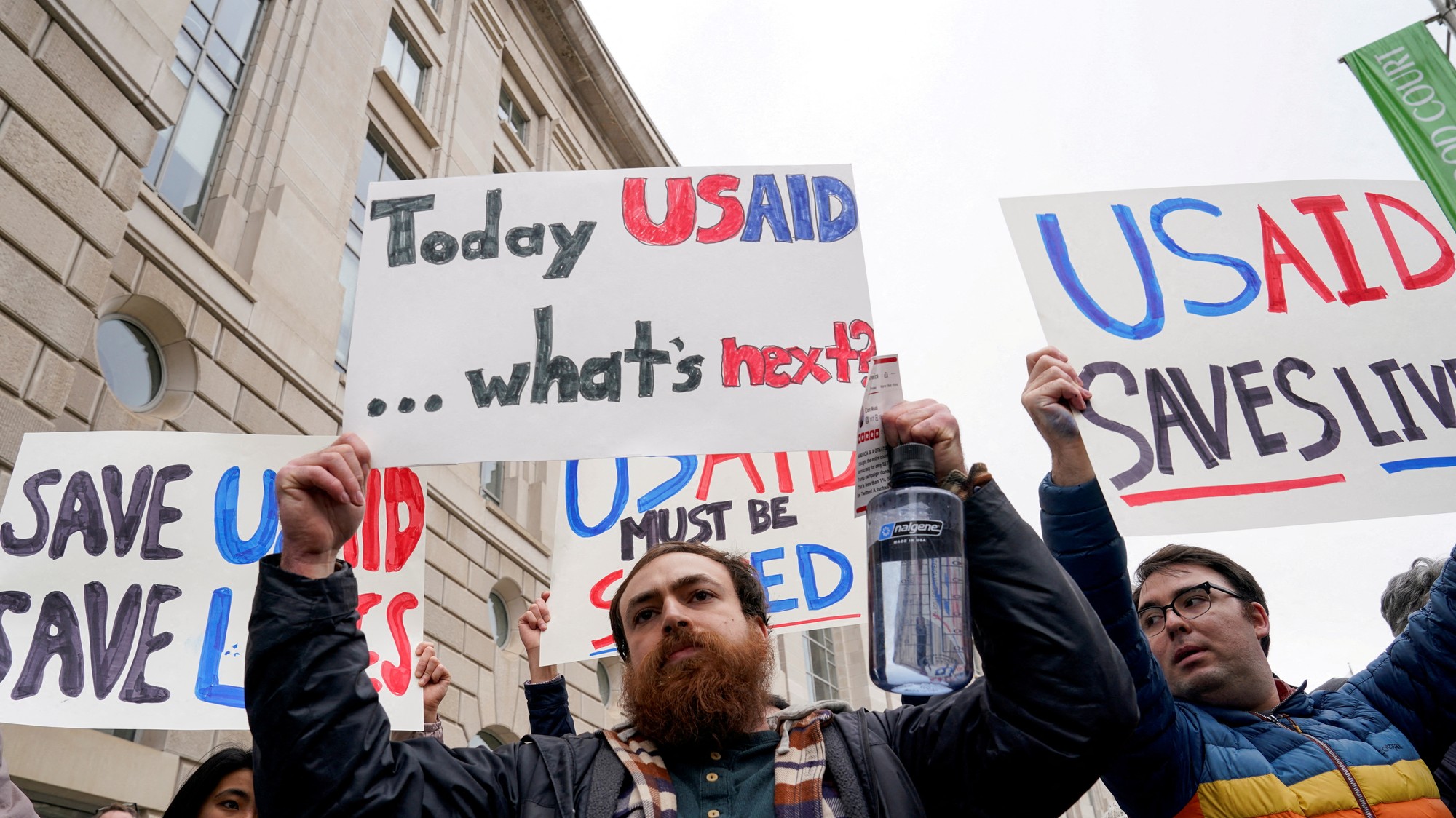 Protesty proti rušeniu USAID.