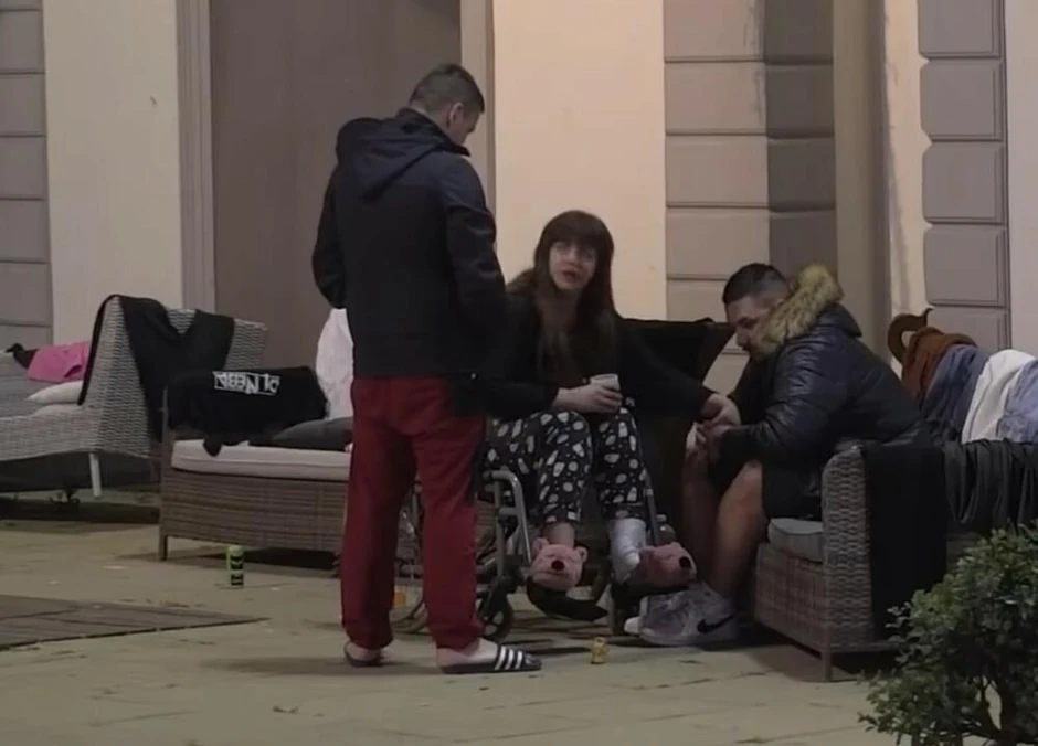 Miljana, Bebica i Zola