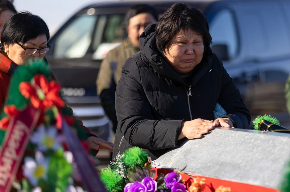 Sahrana ruskog vojnika Cirena Baldanova poginulog u Ukrajini u selu Ust-Kjahta u Burjatiji 9. marta