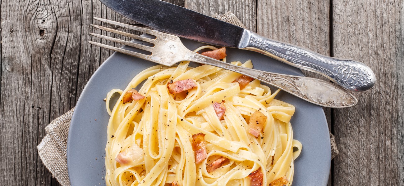 Makaron z sosem carbonara - przepis