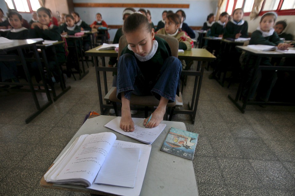 MIDEAST PALESTINIANS GIRL WITHOUT ARMS