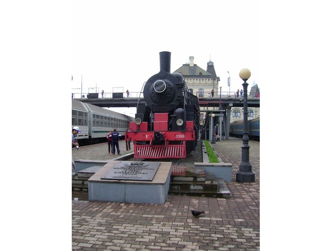 Zabytkowa lokomotywa na końcowej stacji szlaku transsyberyjskiego we Władywostoku