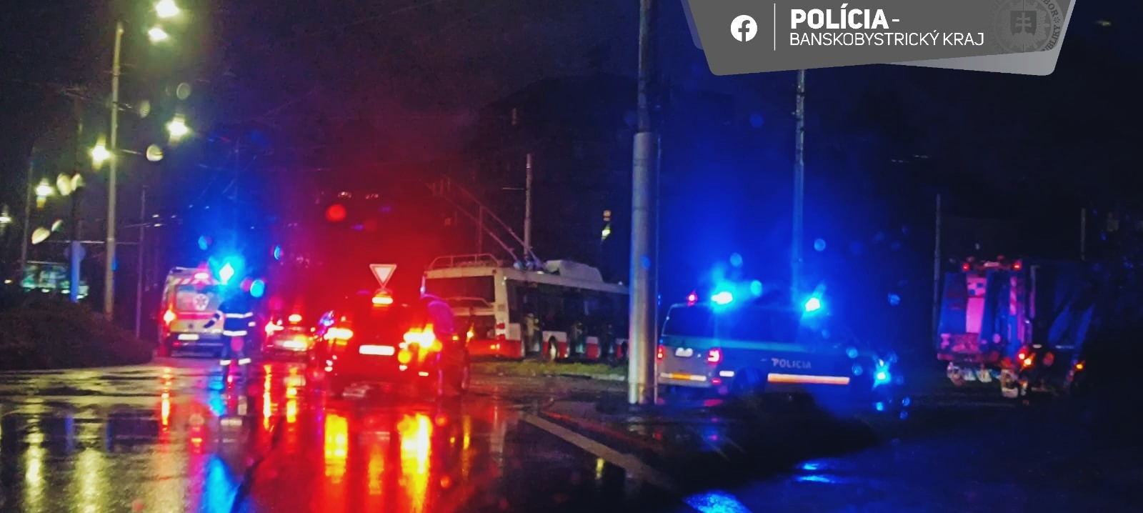 Pri nehode trolejbusu v Banskej Bystrici sa zranilo sedem ľudí.