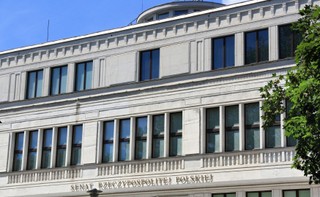 Senacki piach w tryby lex Tusk. Komisji ds. badania wpływów rosyjskich nie chcą Polacy i PiS