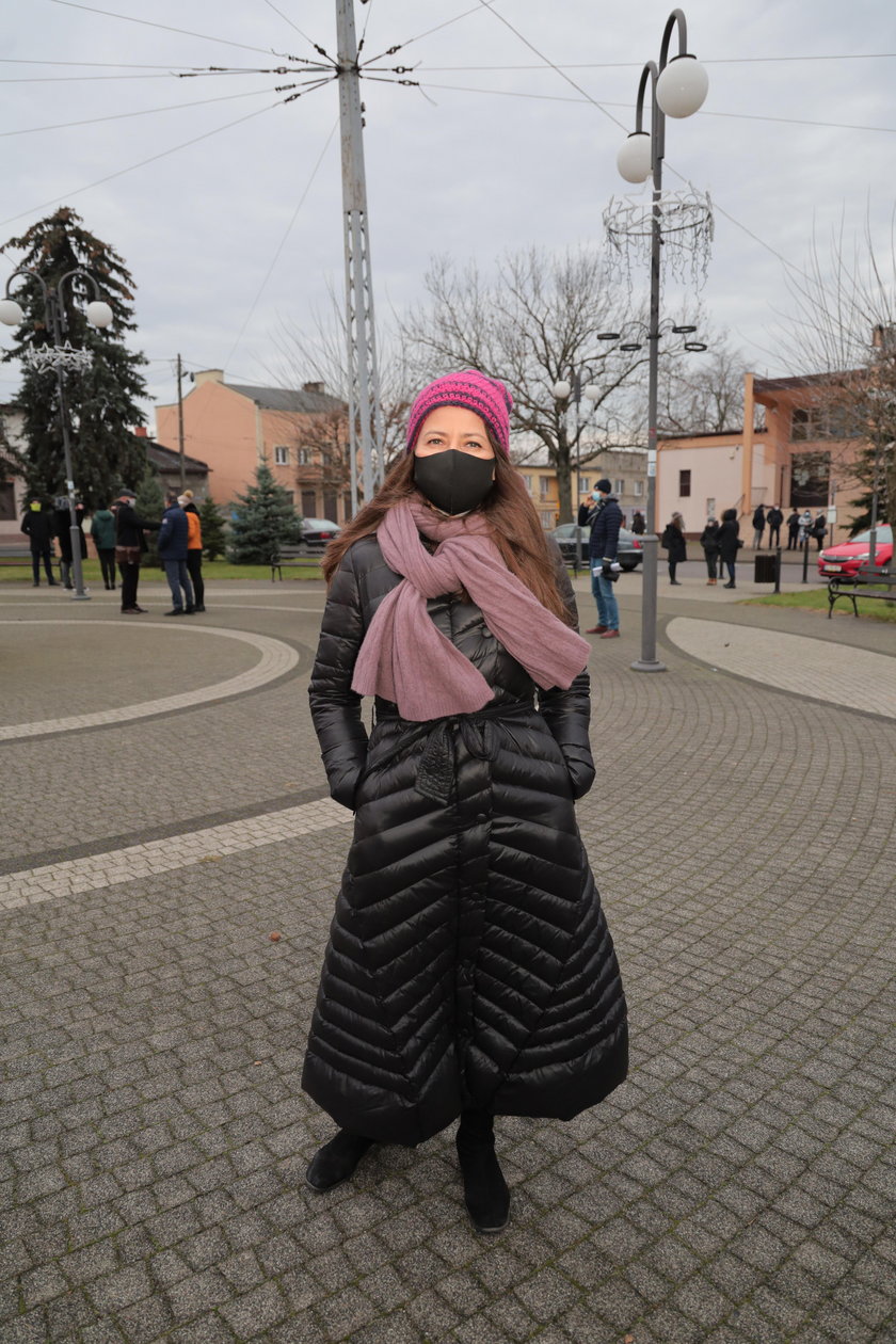 Protest w Lutomiersku - nie chcą kolei dużych prędkości