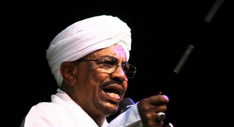 Sudan's President Omar Hassan al-Bashir speaks to the crowd after a swearing-in ceremony at green square in Khartoum, June 2, 2015. REUTERS/Stringer