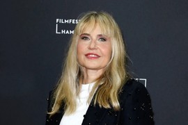 CELO SARAJEVO GLEDALO JE U ANICU DOBRU, zadivila je elegancijom i glamurom: Monohromatsko izdanje sa potpisom DRAGANE OGNJENOVIĆ