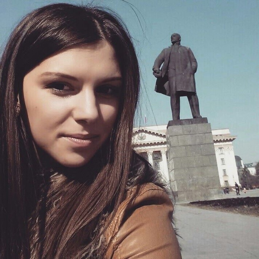 Još jedan selfi: Ispred spomenika Lenjinu