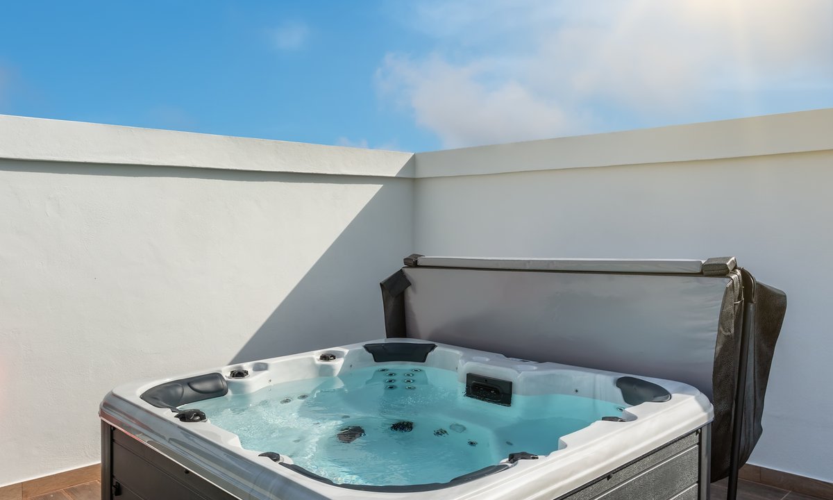 Para zginęła w jacuzzi podczas wakacji. Mężczyznę wciągnął system ssący, żona chciała go ratować