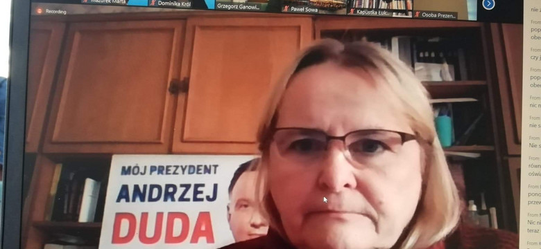 Poznań: Radna PiS na sesji online z plakatem Andrzeja Dudy. Przewodniczący rady miasta: to agitacja wyborcza