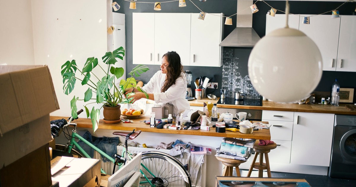I'm a professional declutterer. Here are the 5 things you need to throw ...