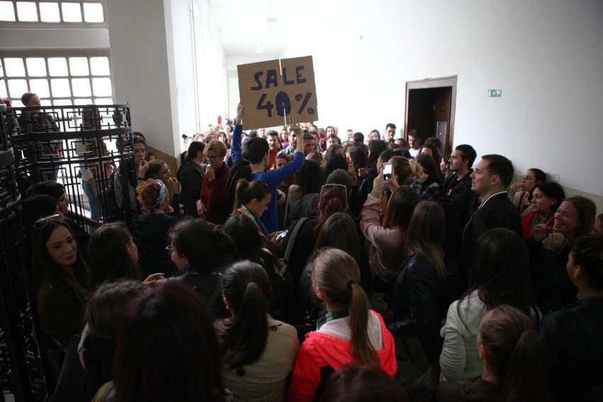 Nezadovoljni studenti Filološkog fakulteta najavili su okupljanje i za sutra u 11.30 sati