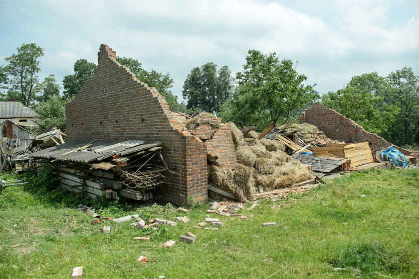 Blinów Drugi - sprzątanie po nawałnicy