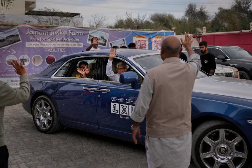 Turisti zahvaćeni sukobom na Bliskom istoku u taksiju u Adžamnu kod Dubaja, UAE, 7. marta