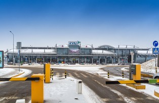 Wyścig o niebo nad Ukrainą. LOT chce wrócić pierwszy. Ale inni też chcą tam latać