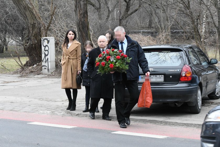 Kaczyński z Martą poszedł ze święconką