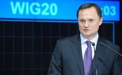 Znikające miliardy Leszka Czarneckiego. Spada kurs akcji spółek finansowych biznesmena