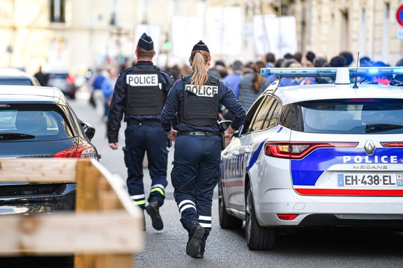 SILOVAO OSAMNAESTORO DECE, MEĐU NJIMA I BEBE Horor u Francuskoj: Najmlađa žrtva bebisitera imala DVA MESECA, u telefonu mu našli i snimak zlostavljanja ŽIVOTINJE