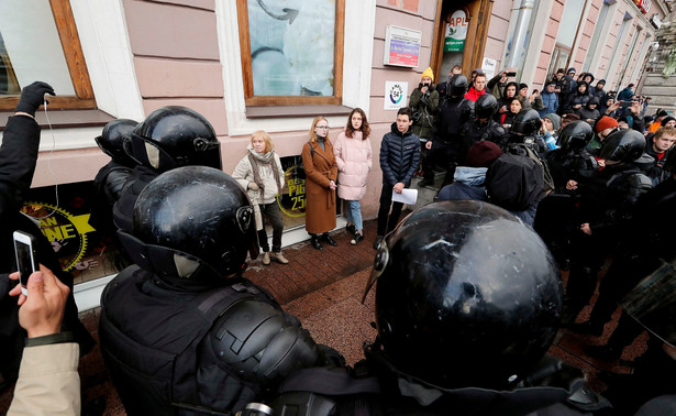 Antyrządowe demonstracje w Moskwie i Petersburgu. Rosyjska policja zatrzymała kilkadziesiąt osób