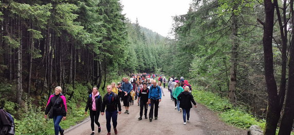 Szturm turystów na Morskie Oko