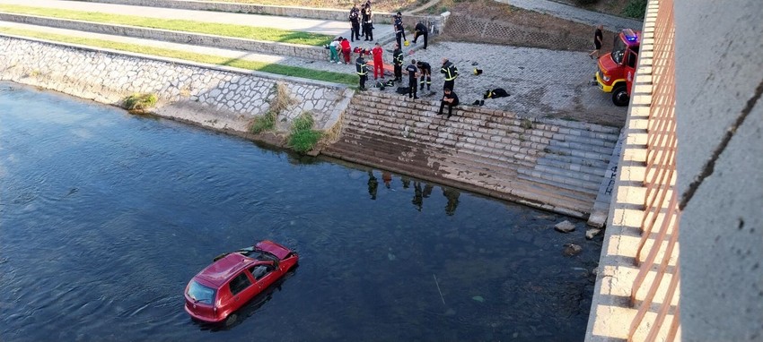 Auto uleteo u Nišavu