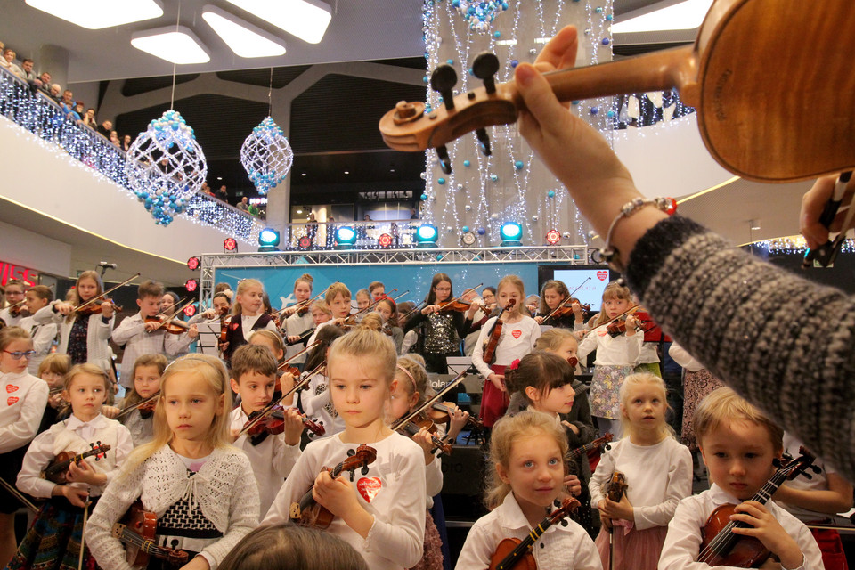 OLSZTYN 23. FINAŁ WOŚP (Koncert 130 skrzypków)