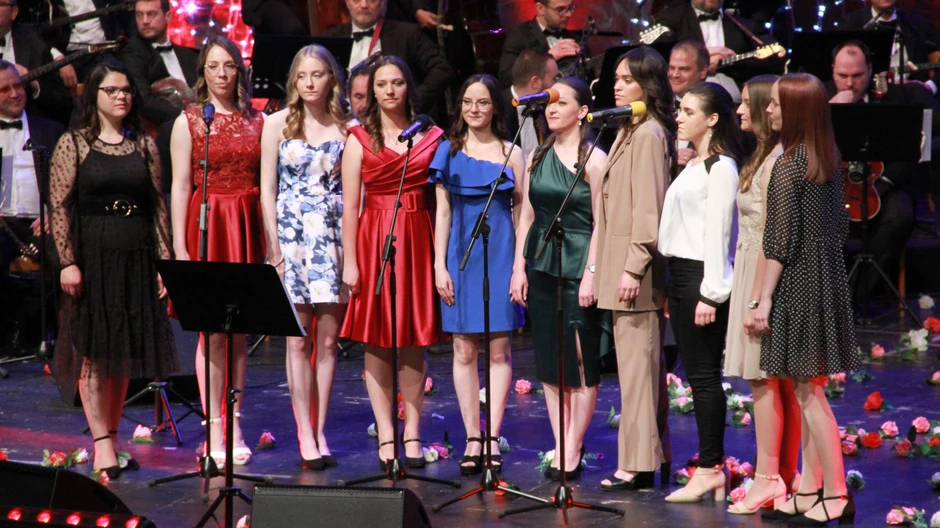 kud Taras Ševčenko, interpretatorke pobedničke pesme Duša