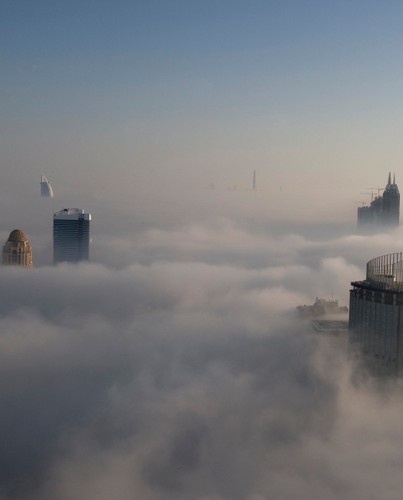 Gęsta mgła utrudnia życie mieszkańcom Dubaju