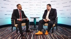 Bankowość mobilna na wakacjach – jak aplikacje ułatwiają planowanie i podróżowanie?