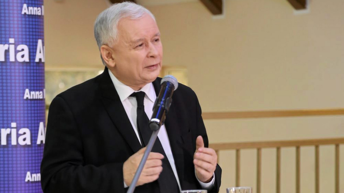 Ambasador USA w Warszawie Paul W. Jones w rozmowie z Jarosławem Kaczyńskim stanowczo domagał się odblokowania Trybunału Konstytucyjnego - czytamy w dzisiejszym wydaniu "Gazety Wyborczej".