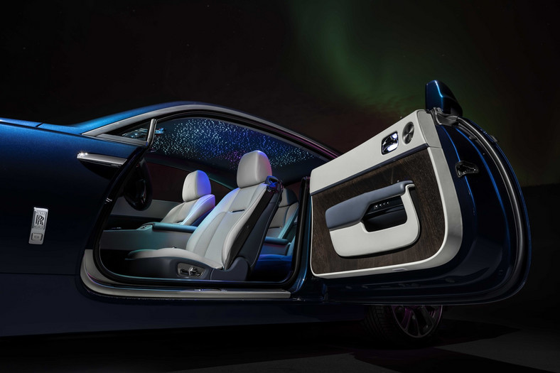 Rolls-Royce Wraith Aurora Borealis