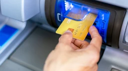 tyle jednorazowo można wypłacić z bankomatu. oto limity jednorazowych wypłat w 2025 roku