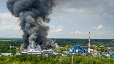 Pożar w Zgierzu: zanieczyszczenie powietrza jest mniejsze. Sprawą plagi pożarów wysypisk dziś zajmie się rząd