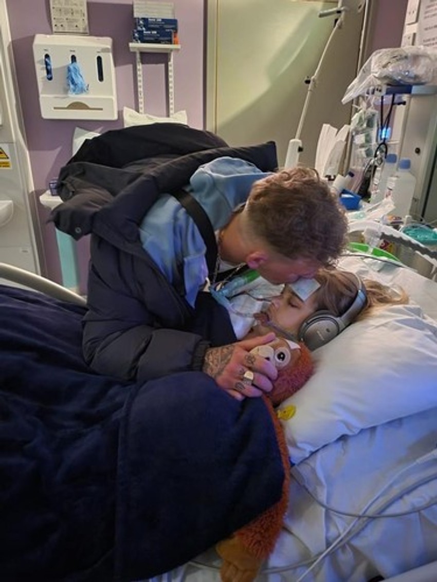 Arči Betersbi sa bratom Tomom