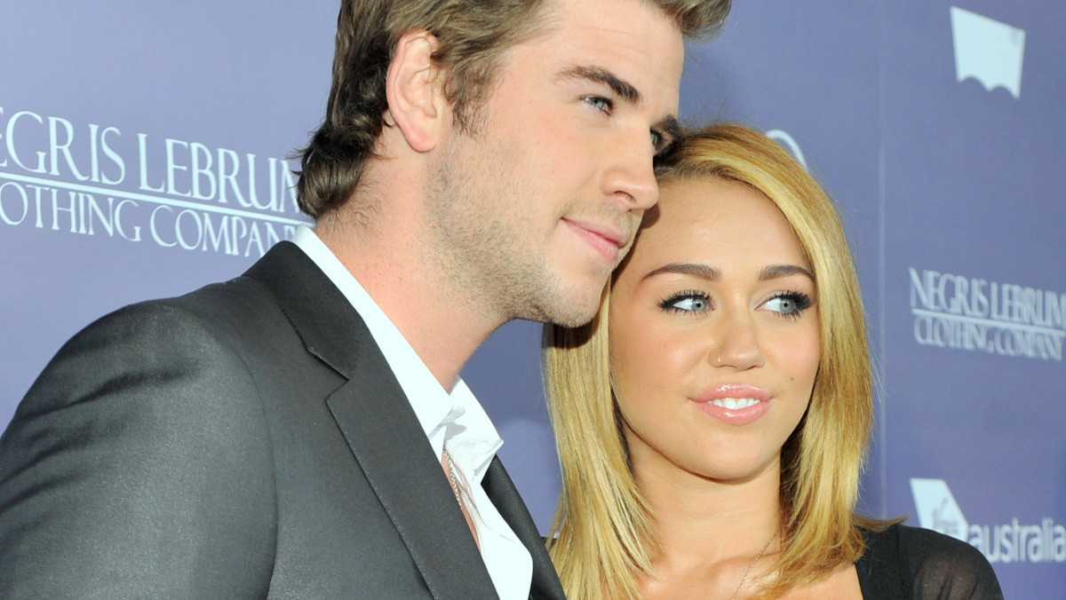 Miley Cyrus ma zaledwie 19 lat, a już jest zaręczona z Liamem Hemsworthem. Para planuje ślub, jednak prawnicy piosenkarki nie pozwolą, żeby majątek gwiazdy rozpłynął się w razie rozwodu. Jakie zapisy pojawiły się w intercyzie Miley?