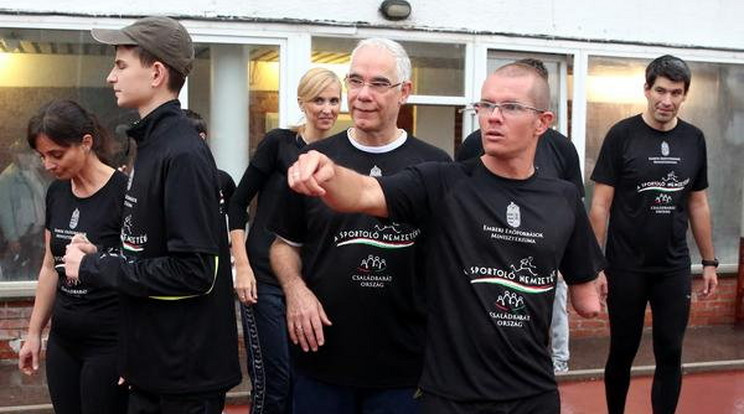 Így edzenek a miniszterek a Budapest Maratonra