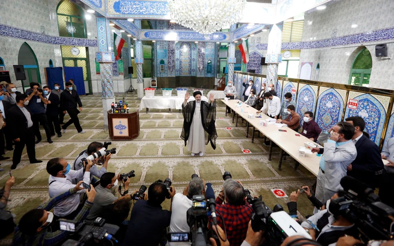 Raisi nakon glasanja u Teheranu