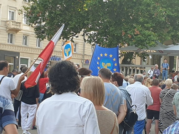 Protest "w obronie niezależnych mediów" na Placu Wolności w Poznaniu fot. Codzienny Poznań