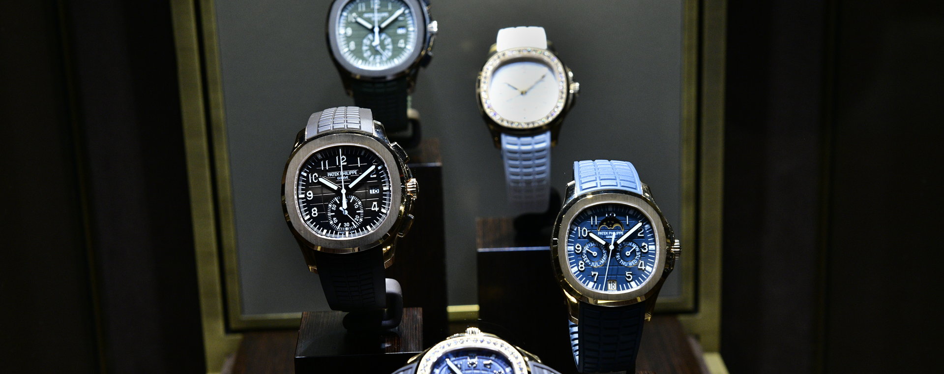 Luksusowe zegarki są wyjątkowo pożądane, więc ich zakup "z ulicy" do łatwych nie należy.