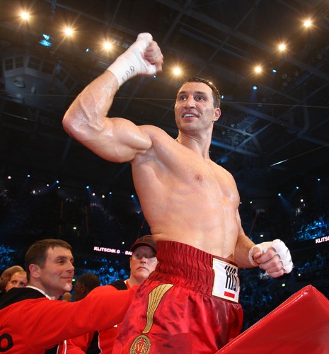 Władimir Kliczko zniszczył rywala i obronił mistrzowskie pasy