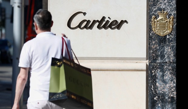 Čovek kupio dijamantske "Cartier" minđuše za 13 dolara