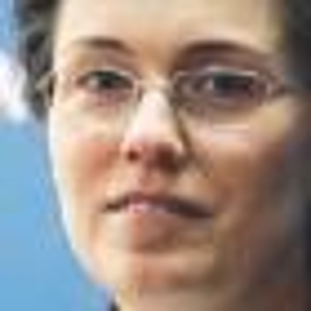 Małgorzata Krasnodębska-Tomkiel, doktor nauk prawnych, wykładowca regulacji wspólnotowych i antymonopolowych na Uniwersytecie Warszawskim, w Szkole Głównej Handlowej i Krajowej Szkole Administracji Publicznej