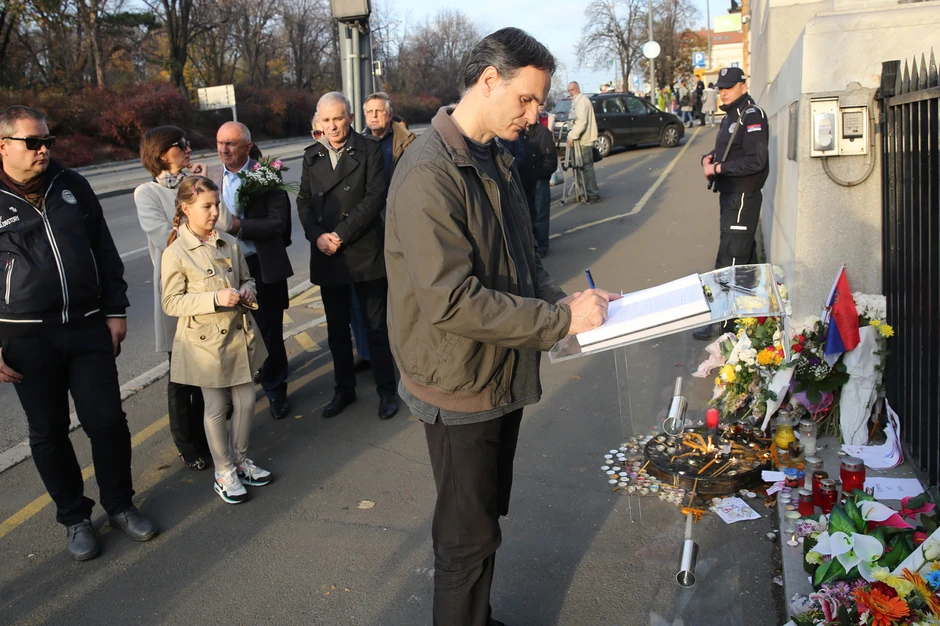 U knjigu žalosti upisao se i Zoran Alimpić